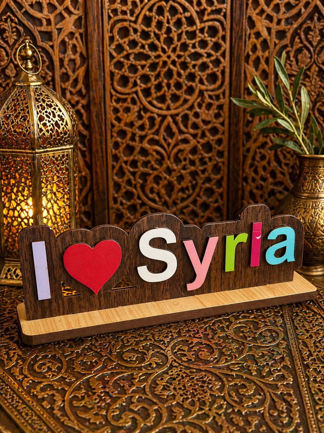 مجسم خشبي  ( 24cm- 10 cm)